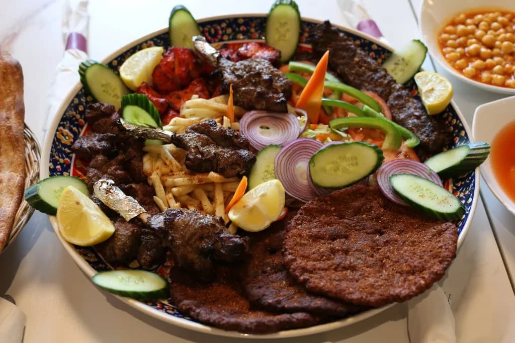 King Platter - Delicious assorted meats and fresh sides